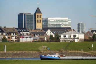 The skyline of Düsseldorf, with office buildings on Friedrichstrasse, city gate, residential