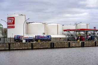 Tank farm of the energy company Hoyer in the harbour of Bremerhaven, tank farm, loading of fuel,