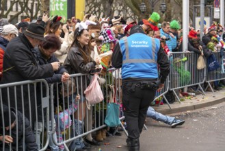 Rose Monday parade in Düsseldorf, Private security services, Security deployed at street carnival,