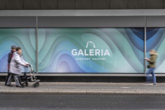 Galeria Kaufhof department stores' in the city centre of Krefeld, on Hochstraße, is affected by the