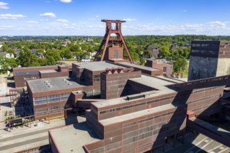 Zollverein Coal Mine Industrial Complex World Heritage Site, double headframe, shaft 12, Essen,