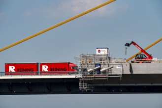 New construction of the motorway bridge Neuenkamp of the A40, over the Rhine near Duisburg,