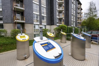 Underground waste disposal system, waste columns for different types of waste, in underground