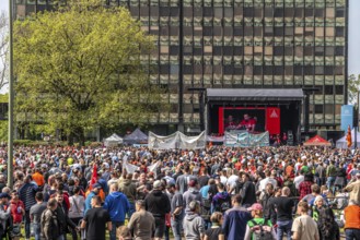 Demonstration by many thousands of steelworkers in front of the headquarters of ThyssenKrupp Steel