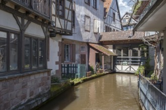 Old town of Wissembourg with Canal de la Lauter, Lauter Canal, Wissembourg, Alsace, France, Europe