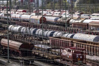 The Hagen-Vorhalle marshalling yard, one of the 9 largest in Germany, is located on the