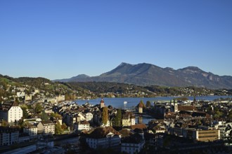 City view with Chapel Bridge, water tower on the Reuss, behind the Rigi, Old Town, Lucerne, Canton