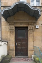 Entrance in the Art Nouveau style of a tenement house, built around 1900, Hastverstr. 34,