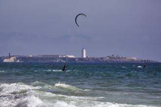 Coastline, kitesurfer, hotspot for surfers, Tarifa Beach, Tarifa, Cadiz, Costa de la Luz,