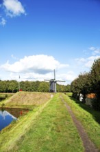 Circular route, ramparts, windmill, fortress, Bourtange, Netherlands