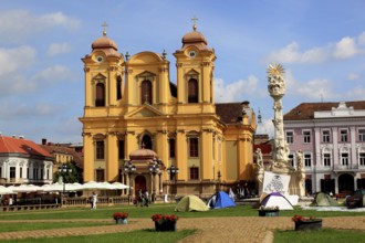 Banat, Timisoara, Timisoara, Old Town, Trinity Column or Pestsauele and Catholic Cathedral at Piata