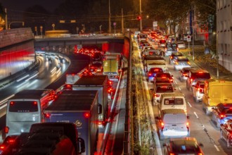 Evening traffic, partly with congestion, slow-moving traffic on the A40 motorway, traffic jam