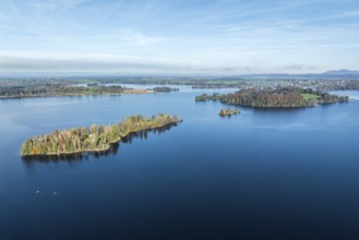 Aerial view of lake Staffelsee near Murnau, islands Wörth, Kleine Birke, Große Birke, autumn