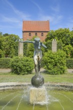 Fountain Kugelläuferin, Zeltinger Platz, Frohnau, Reinickendorf, Berlin, Germany, Europe