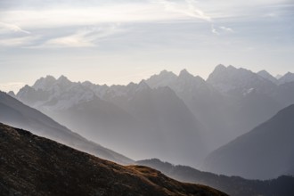 Ötztal Alps, mountain panorama in the morning light, peaks from left to right Roter Schrofem,