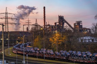 Blast furnace Schwelgern 1 and 2, strip steel coils, on freight wagons, at the ThyssenKrupp Steel