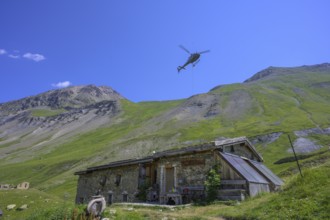 Helicopter supply flight for the Chalet refuge de Chamoissiére, Villar-d'Arêne, Département