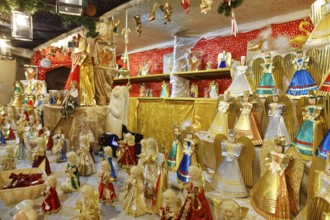 Rauschgoldengel, angel made of paper, traditional, traditional offer, stand at the Nuremberg