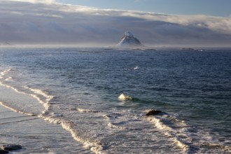 Beach, sea, waves, coast, wind, mountains, clouds, winter, snow, Bleik, Vesteralen, Norway, Europe