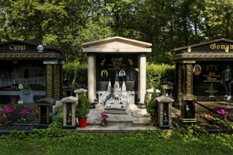 Opulent graves of Sinti and Roma families, so-called Königs-Gräber, Beuel Cemetery, Bonn, North