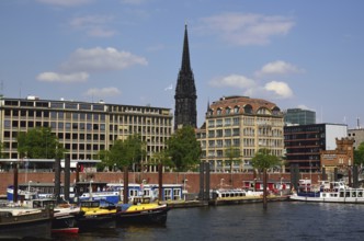 Europe, Germany, Hamburg, Elbe, inland harbour, Old Town, view to St. Nikolai, launches, Hamburg,