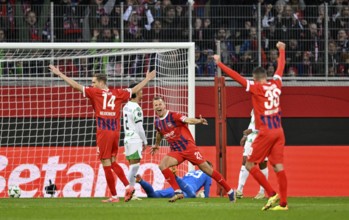 Goal celebration 1st goal in the UEFA Conference League, Adrian Beck 1. FC Heidenheim 1846 FCH (21)