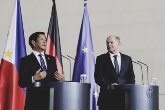 (R-L) Olaf Scholz (SPD), Federal Chancellor, and Ferdinand Marcos Jr, President of the Philippines,