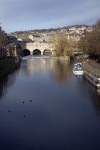 Pulteney Bridge on the River Avon, Bath, England, United Kingdom, Europe