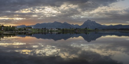 Sunrise, Hopfensee, near Füssen, Ostallgäu, Allgäu, Upper Swabia, Swabia, Bavaria, Germany, Europe