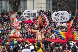 Rose Monday parade in Düsseldorf, street carnival, motif float in carnival, by float builder