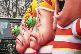 Rose Monday parade in Düsseldorf, street carnival, carnival float, by float builder Jacques Tilly,