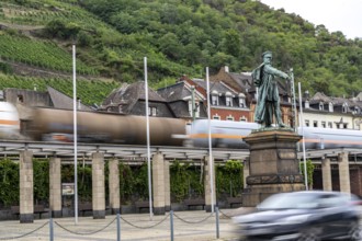 Upper Middle Rhine Valley, railway line on the right bank of the Rhine, goods train line, up to 400