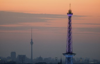 Sunrise in Berlin, Radio Tower, Television Tower, 06.09.2024, Berlin, Berlin, Germany, Europe