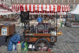 A coffee bike on the main market square, Nuremberg, Middle Franconia, Bavaria, Germany, Europe