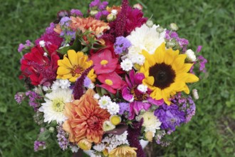 Bouquet of flowers, colourful, autumnal, gift, decoration, close-up of a colourful bouquet of