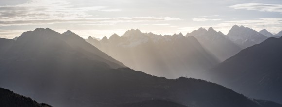 Ötztal Alps, mountain panorama in the morning light, peaks from left to right Roter Schrofem,