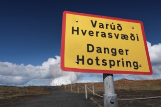 Warning sign, hot spring, Gunnuhver high temperature area, near Grindavík, Reykjanes Peninsula,