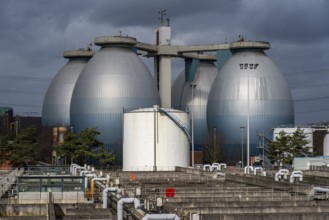 Digesters and aeration tanks, Emschergenossenschaft sewage treatment plant in the Weilheimer Mark