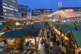 Pre-Christmas season, Christmas market in the city centre of Essen, Kennedyplatz, light decoration,