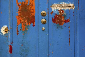 Lacquered wooden door, door, peeled, lacquer, paint, dilapidated, traces of usage, texture,