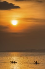 Sunset at Railay beach, evening mood, sun, evening, boat, sea, seascape, cloud, sunbeam, romantic,