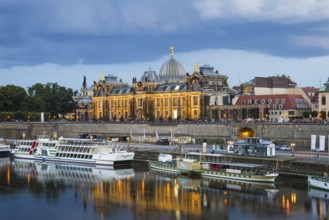 Elbe, paddle steamer, Bruehl's Terrace, Academy of Fine Arts, Dresden, Free State of Saxony,