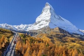 Gornergratbahn on the Riffelberg with Matterhorn 4478m in autumn, Zermatt, Mattertal, Valais,