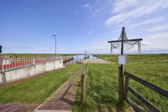 View of the dyke foreland at the Varel lock near Varel, district of Friesland, Lower Saxony,