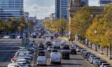 Road traffic on the main street, Straße des 17. Juni, Berlin, Germany, Europe