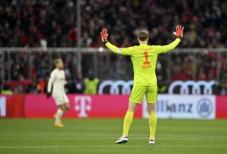 Goalkeeper Manuel Neuer FC Bayern Munich FCB (01) from behind, gesture gesture Allianz Arena,