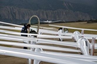 Glider, gliding, take-off, take-off formation, aerotow, Saint Auban, Maritime Alps France