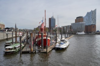 Elbphilharmonie and Kehrwiederspitze, Landunsgbrücken, Hafencity, Hamburg, Germany, Europe