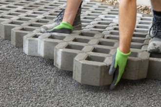 Paving work: Laying of grass pavers