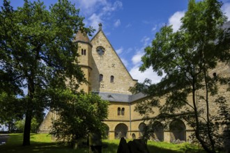 The imperial palace of Goslar covers an area of around 340 by 180 metres, situated at the foot of